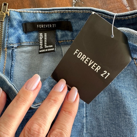 Mini Jeans Denim Skirt Forever 21 Size Medium NWT - Picture 4 of 9